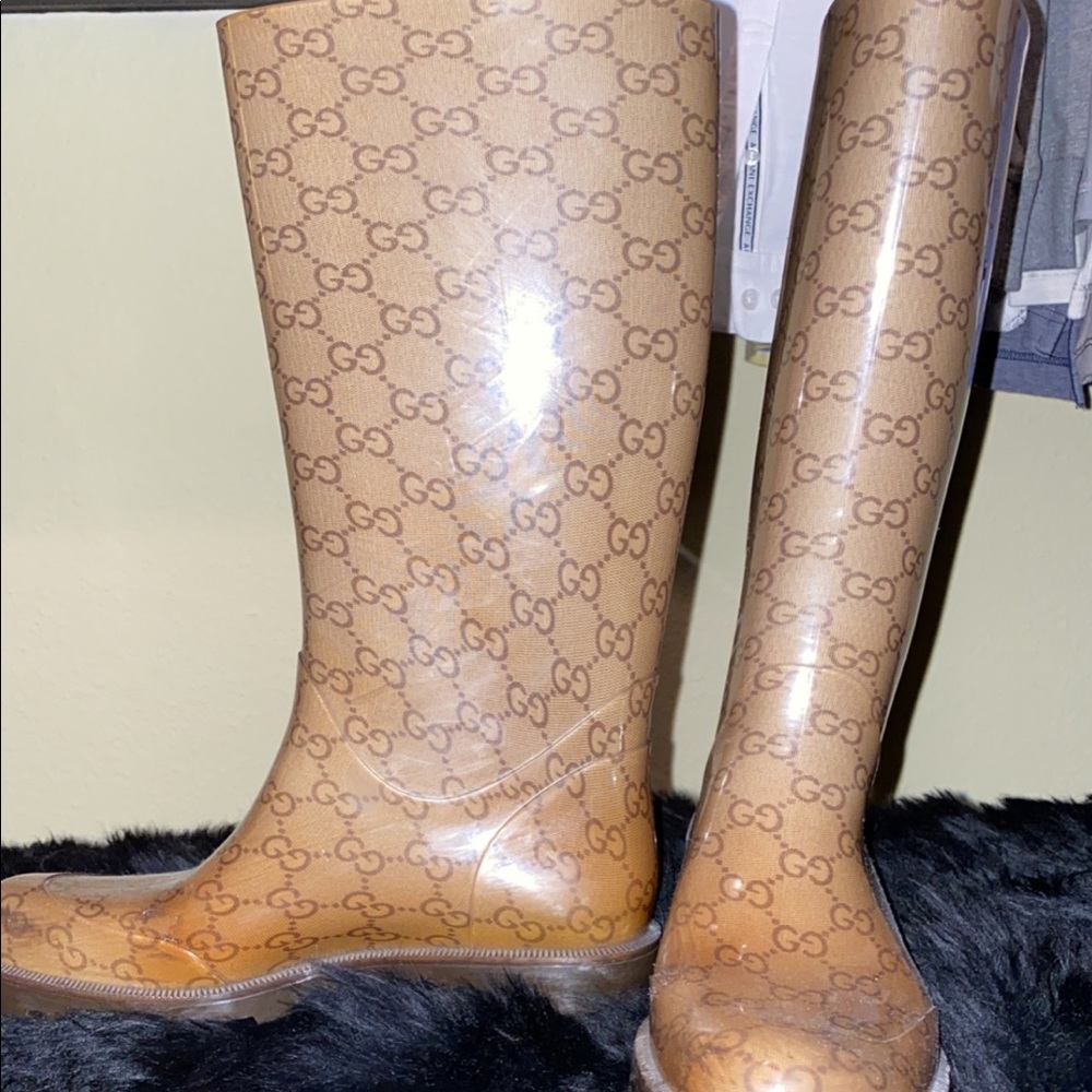 Authentic Gucci rain boots